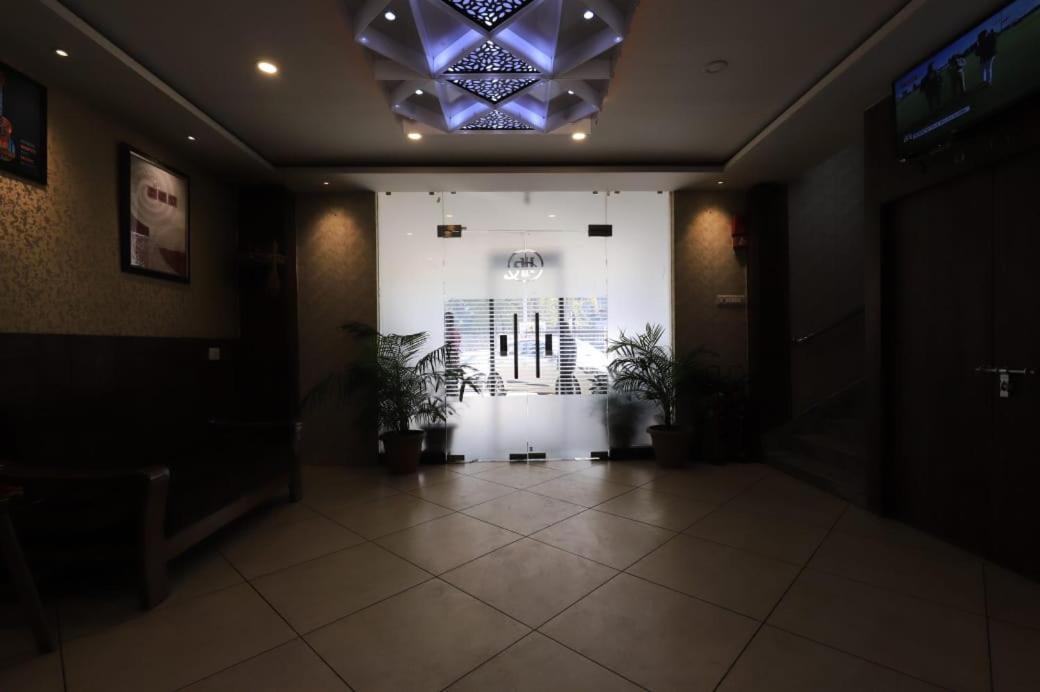 Hotel Rashmi غاواهاتي المظهر الخارجي الصورة