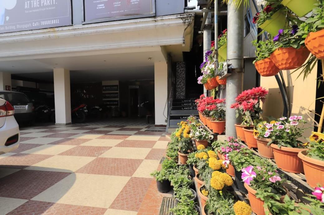 Hotel Rashmi غاواهاتي المظهر الخارجي الصورة