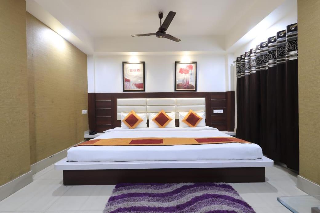 Hotel Rashmi غاواهاتي المظهر الخارجي الصورة