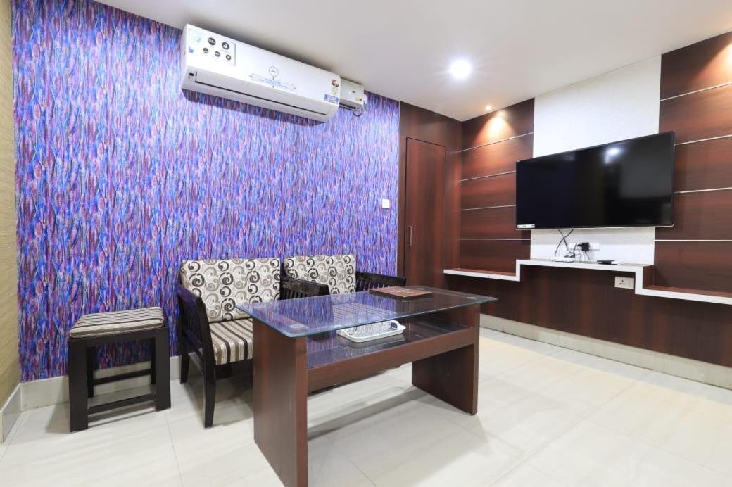 Hotel Rashmi غاواهاتي المظهر الخارجي الصورة
