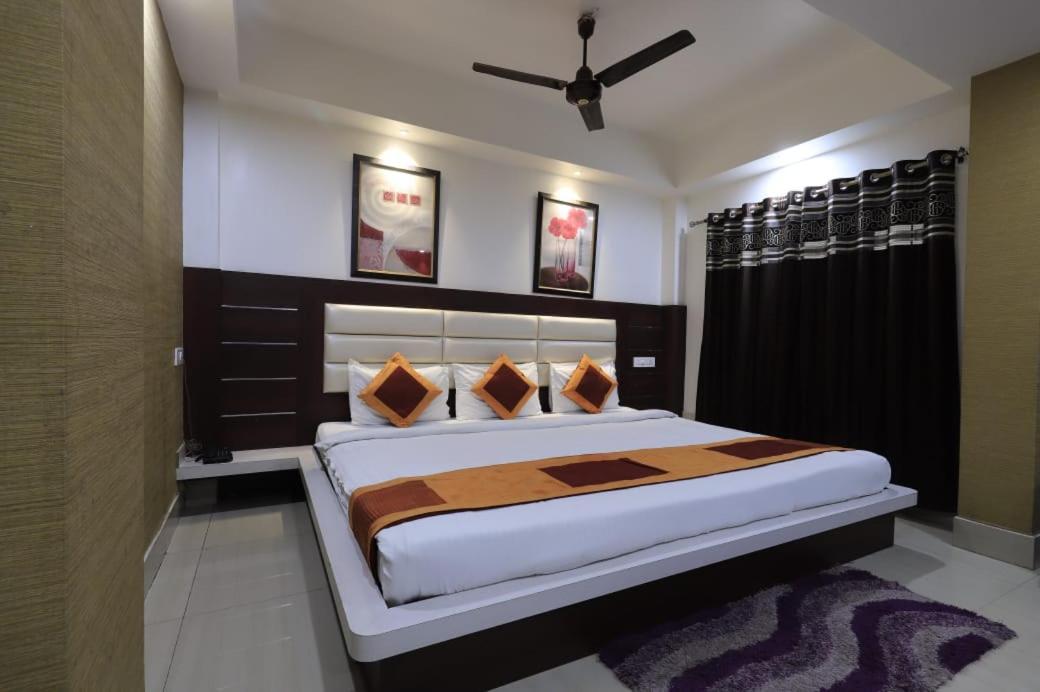 Hotel Rashmi غاواهاتي المظهر الخارجي الصورة